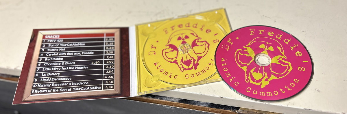 Holding Croquette CD